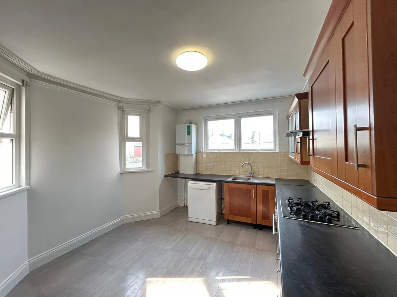 Flat Radley Road in Greater London