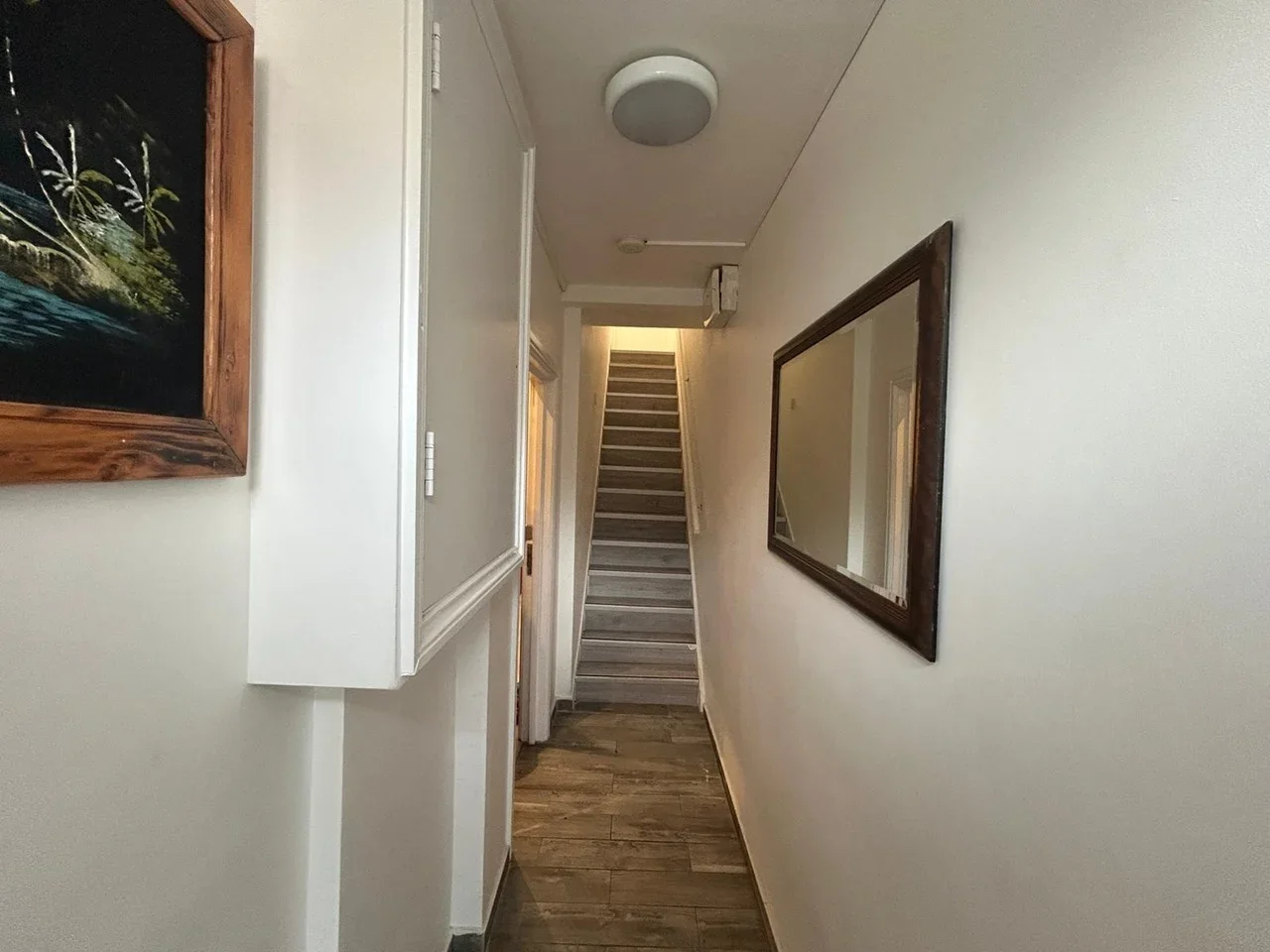 Flat Radley Road in Greater London