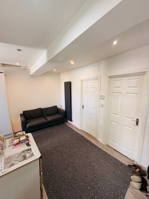 Room High Road Leytonstone in Greater London