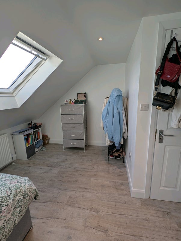 Room Boundary Road in Greater London