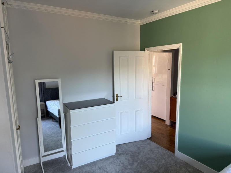 Room Lessing Street in Greater London
