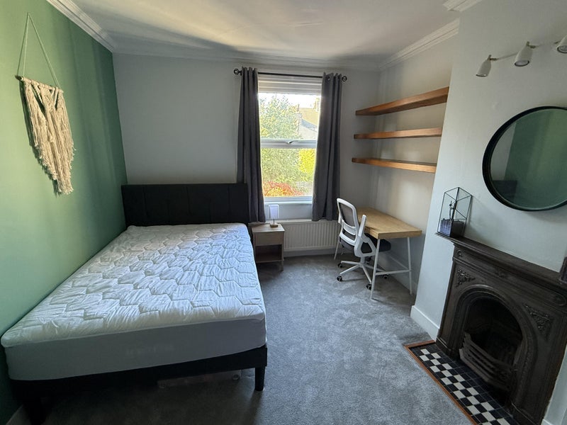 Room Lessing Street in Greater London
