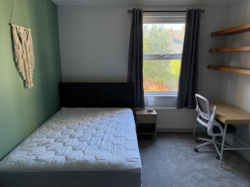 Room Lessing Street in Greater London
