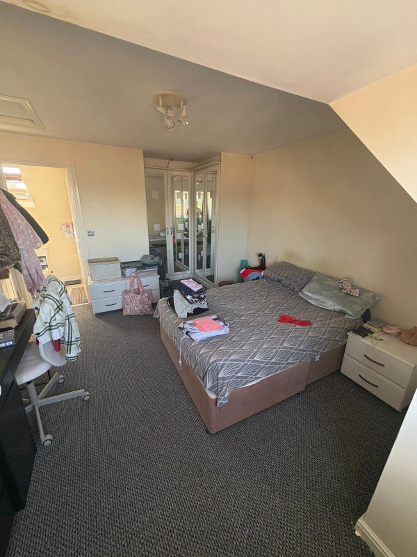 Room Whitebrook Road in Manchester