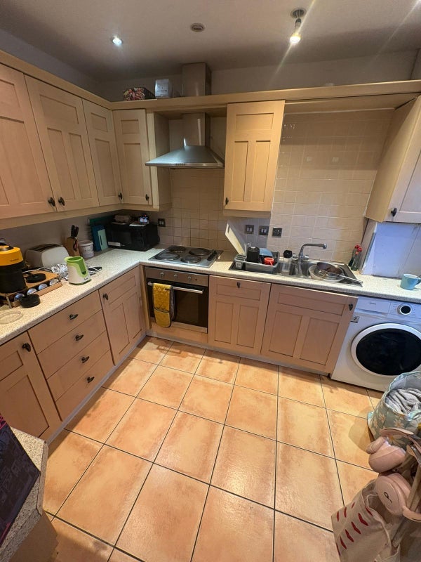 Room Whitebrook Road in Manchester
