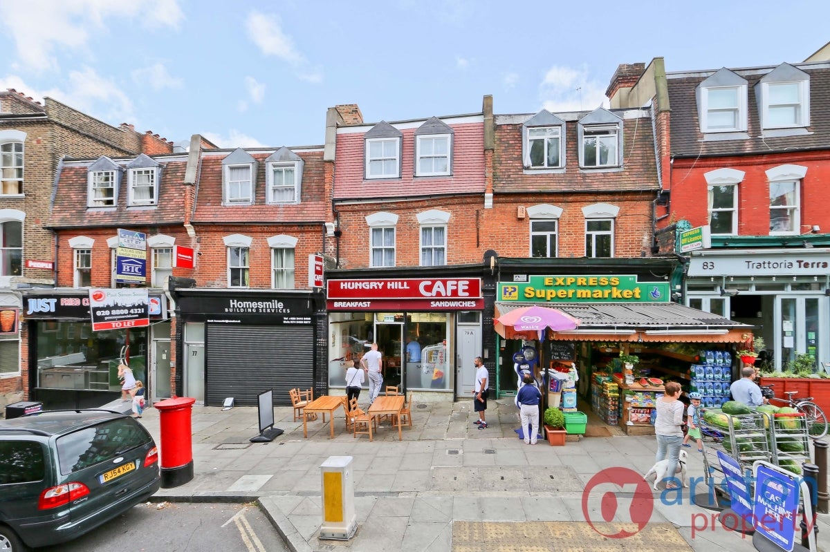 Flat Hazellville Road in Greater London
