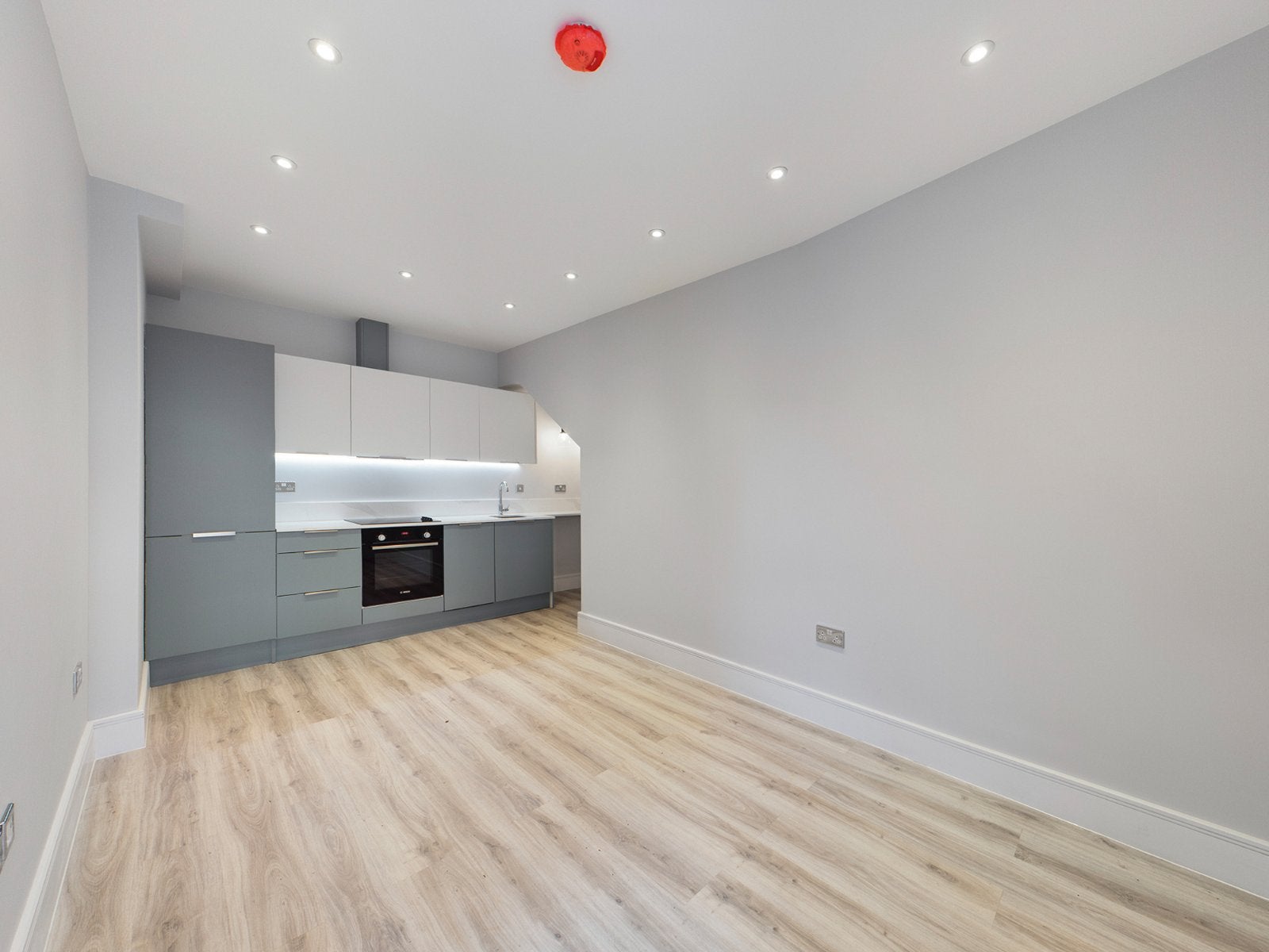 Flat Gogmore Lane in Borough of Runnymede
