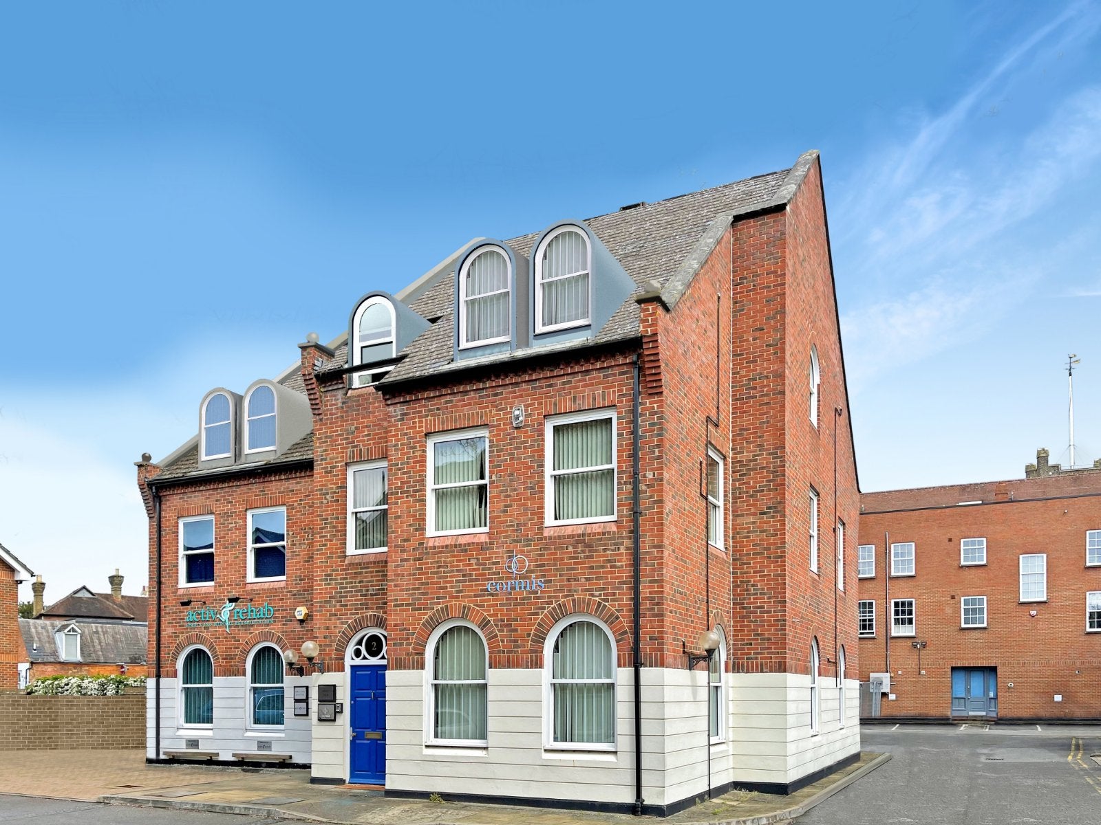 Flat Gogmore Lane in Borough of Runnymede