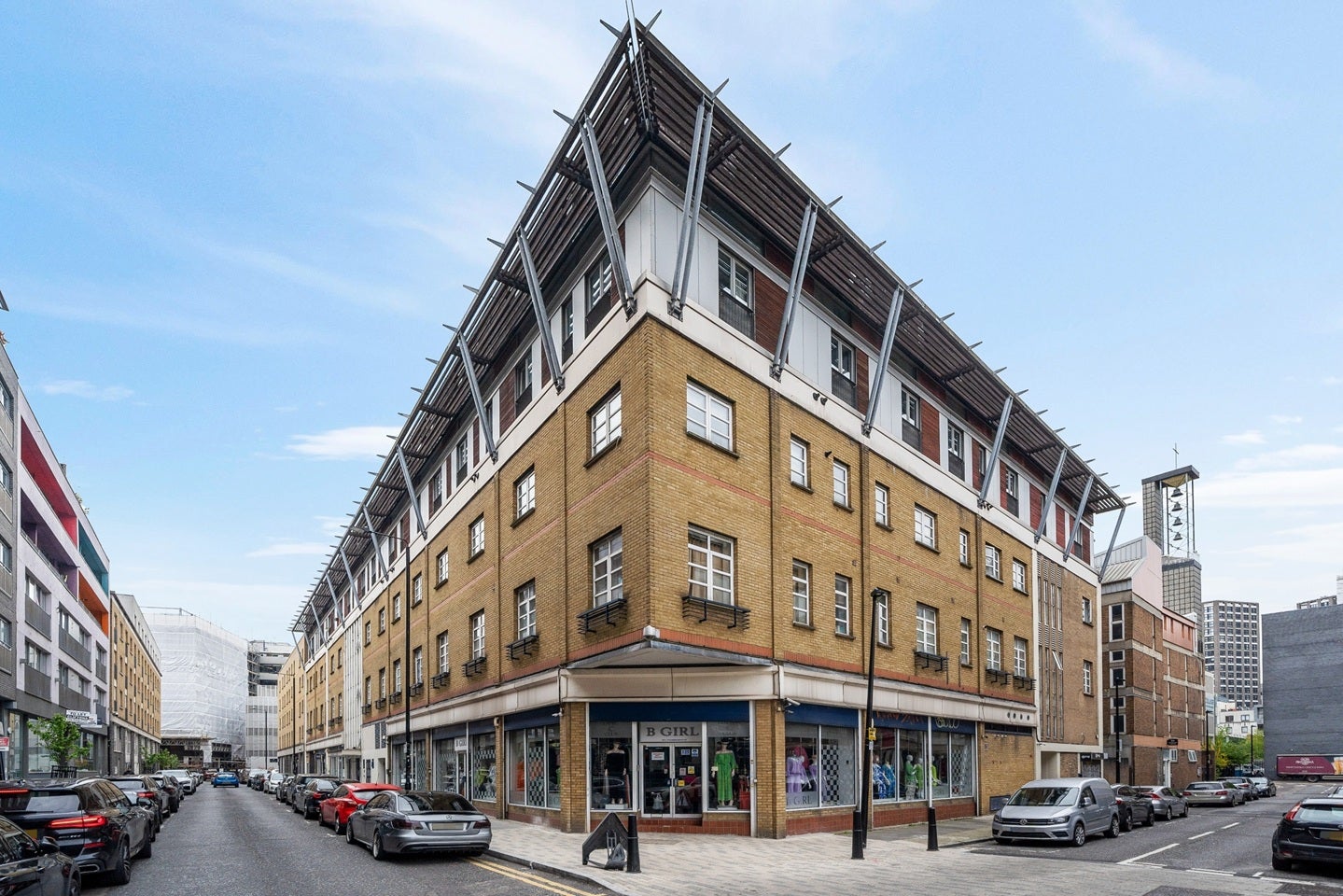 Flat Plumbers Row in Greater London