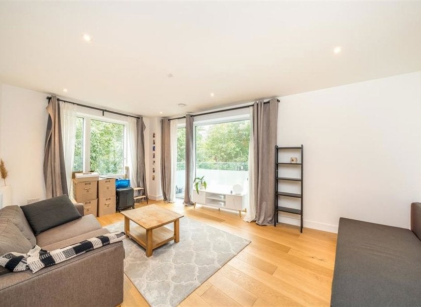 Flat Neal Street in Greater London