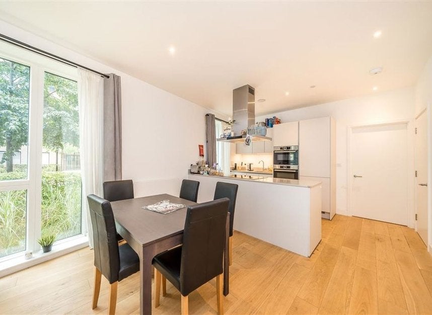 Flat Neal Street in Greater London
