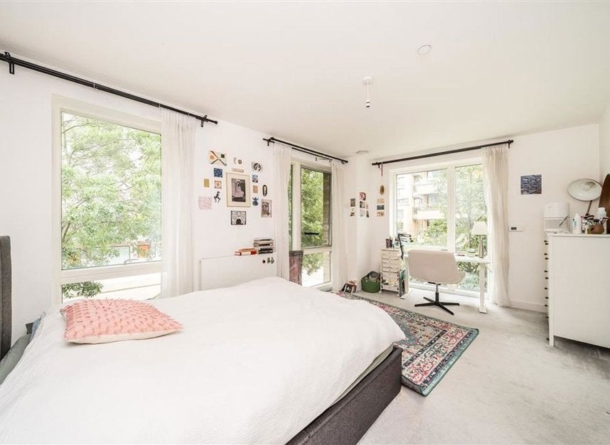 Flat Neal Street in Greater London