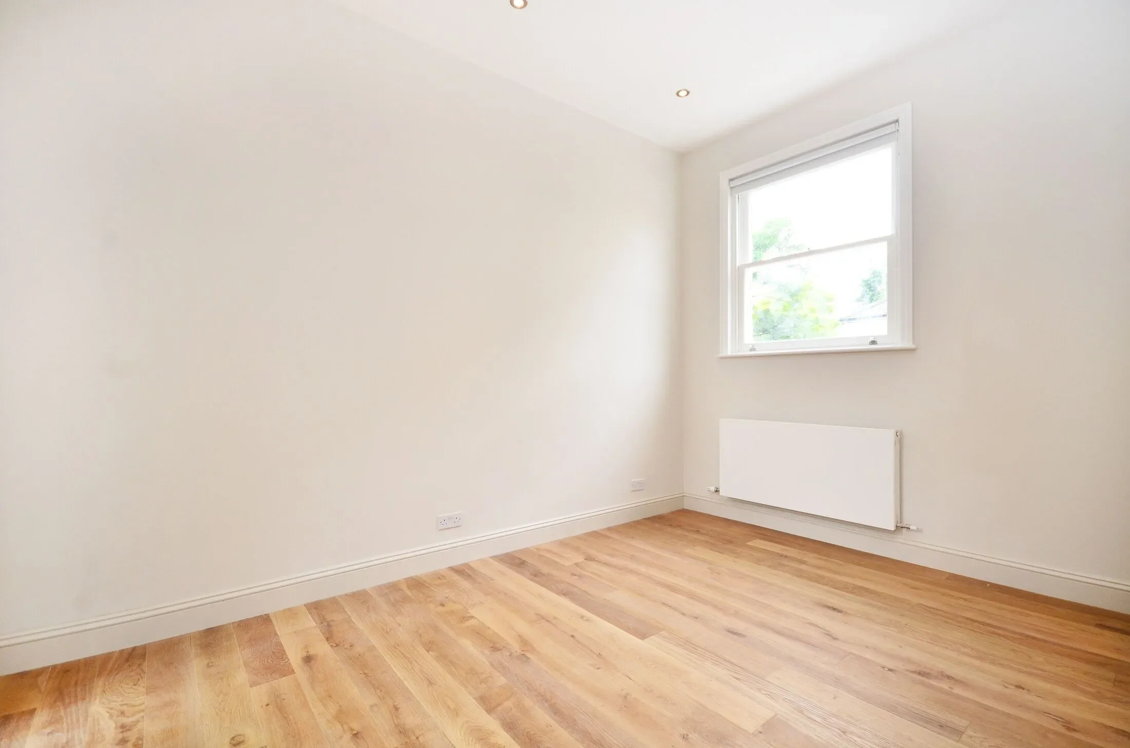 Flat Brixton Road in Greater London