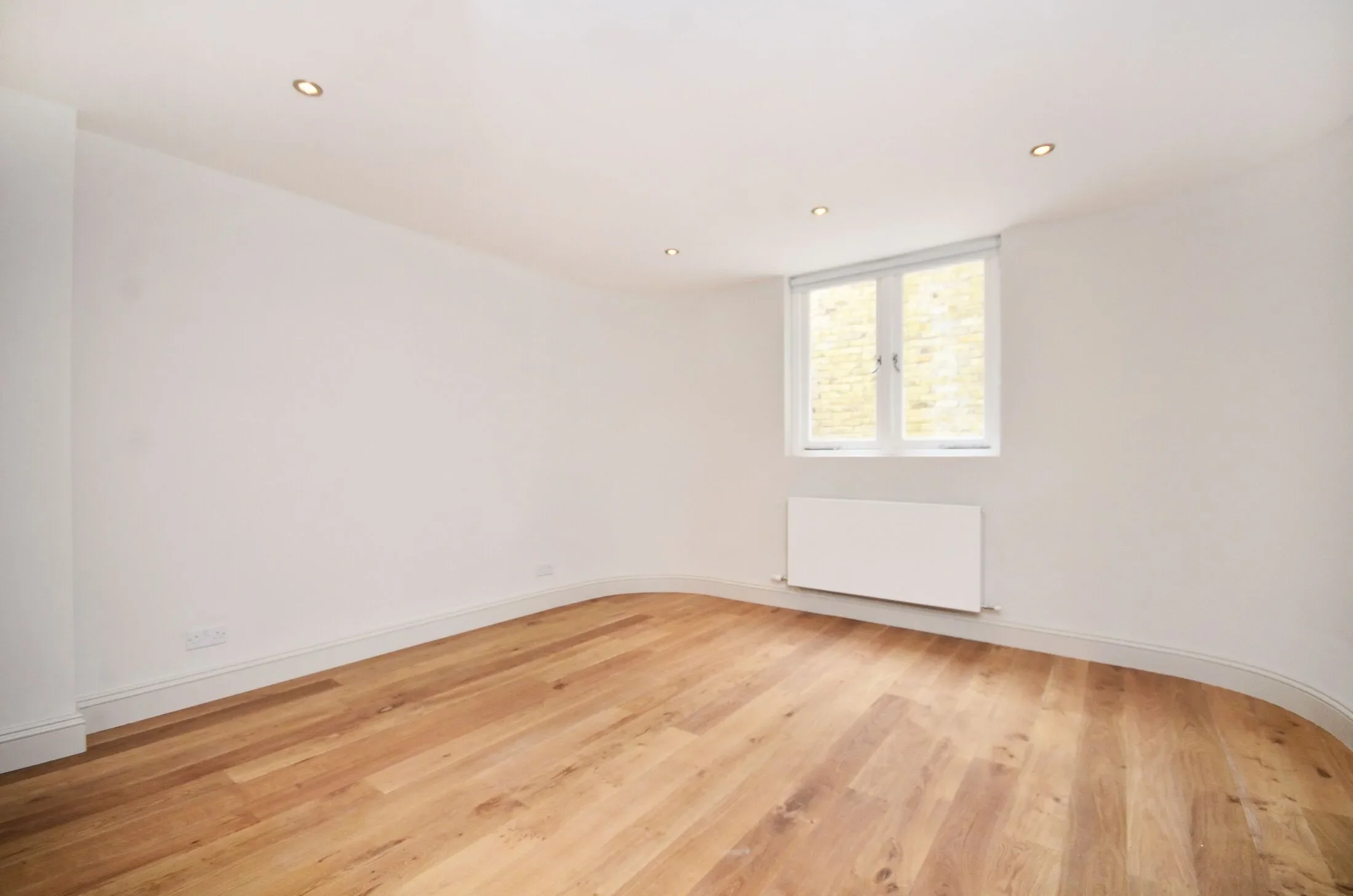 Flat Brixton Road in Greater London
