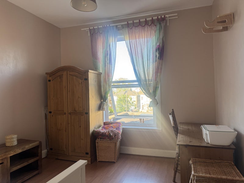 Room St. Swithun's Road in Greater London