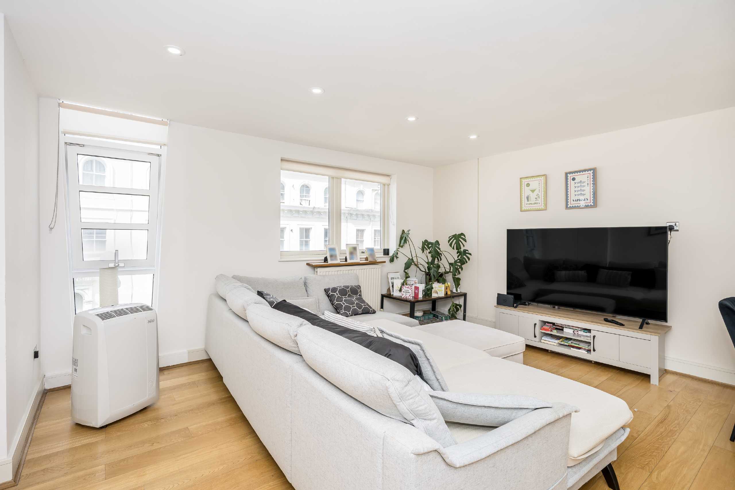 Flat Kensington Gardens Square in City of Westminster