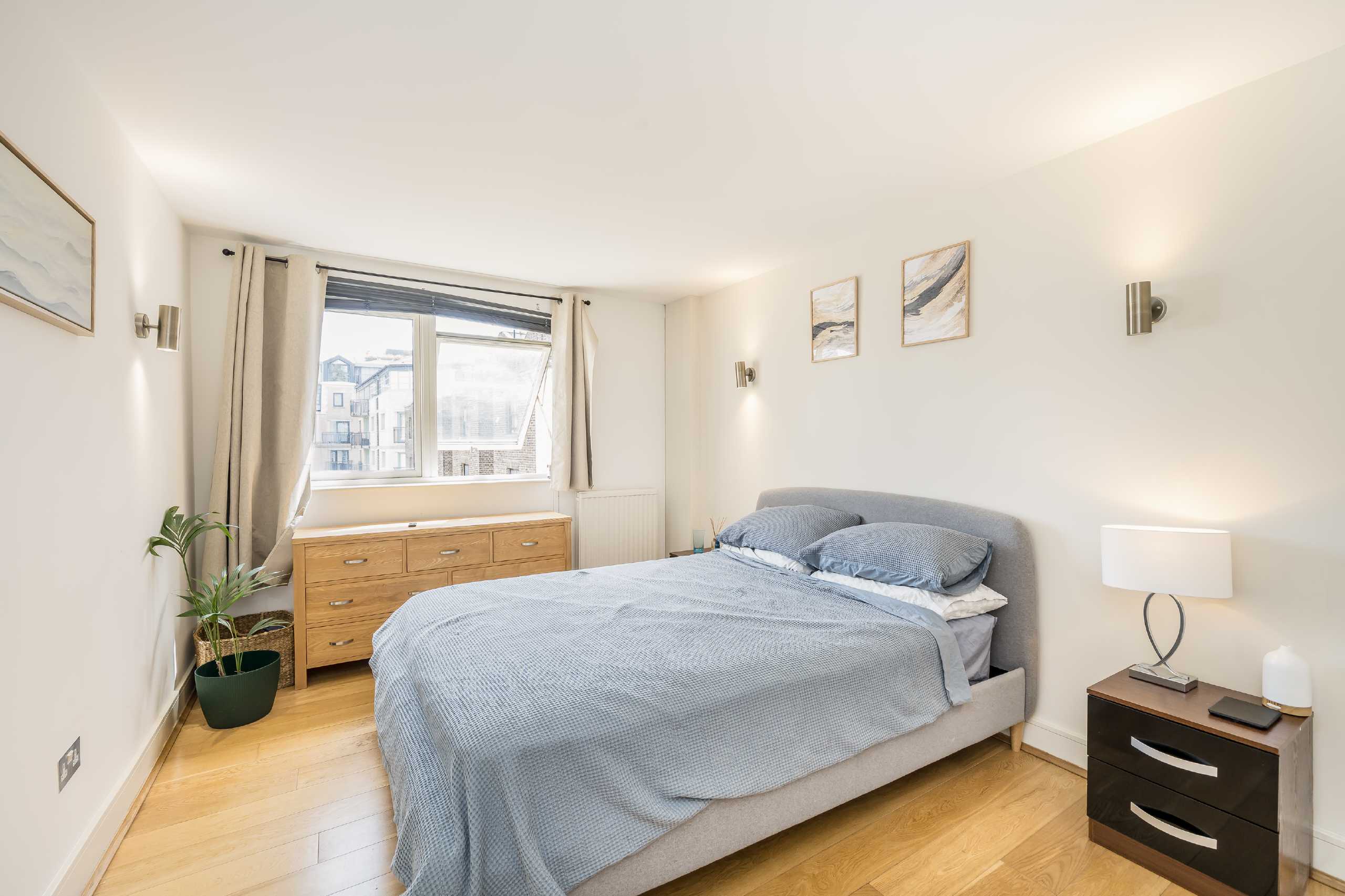 Flat Kensington Gardens Square in City of Westminster