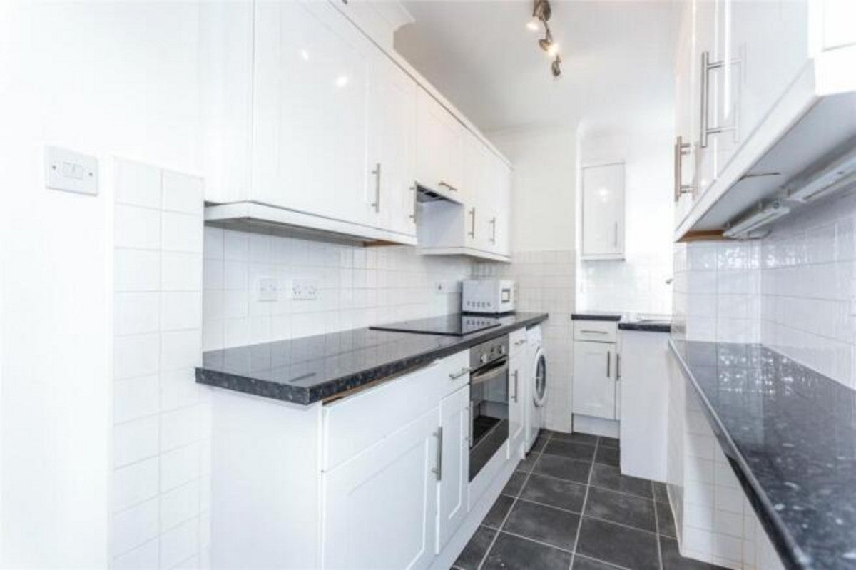 Flat Upper Berkeley Street in City of Westminster