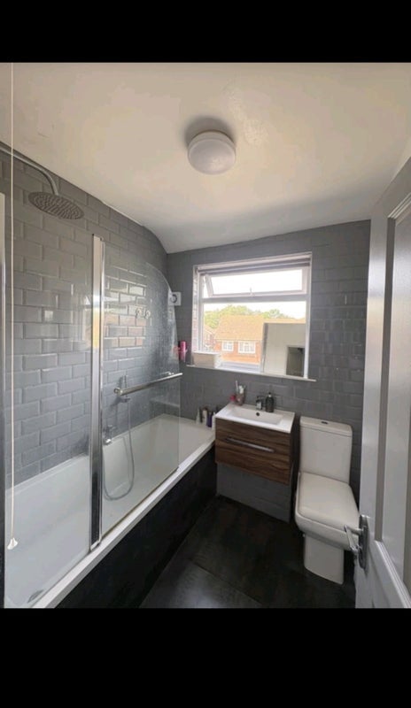Room Abercairn Road in Greater London
