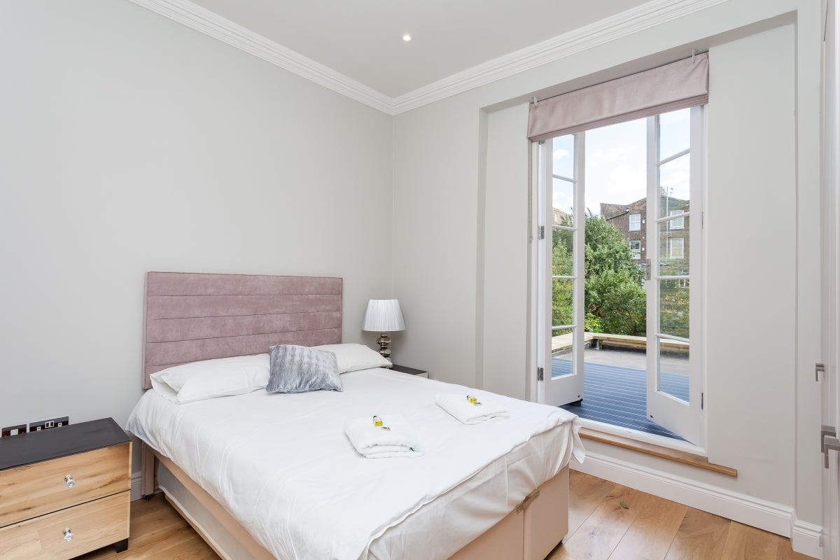 Flat Ockendon Road in Greater London