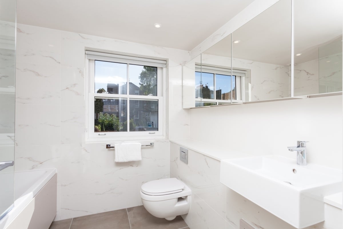 Flat Ockendon Road in Greater London