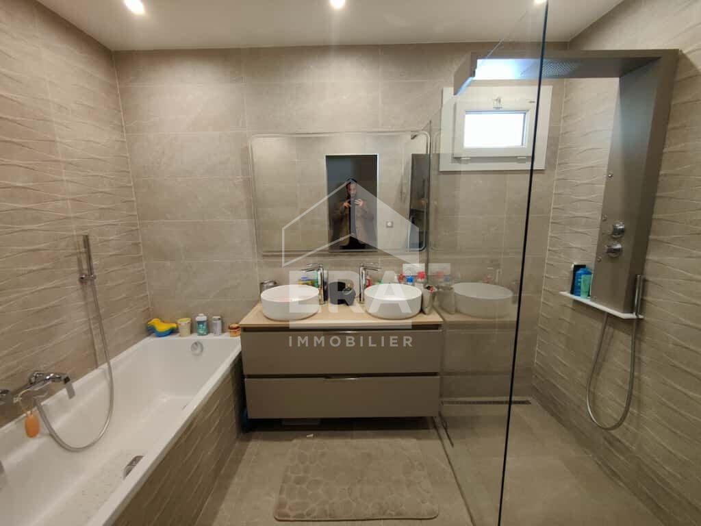 Maison Route Départementale 368 de Martigues à Marseille à Les Pennes-Mirabeau