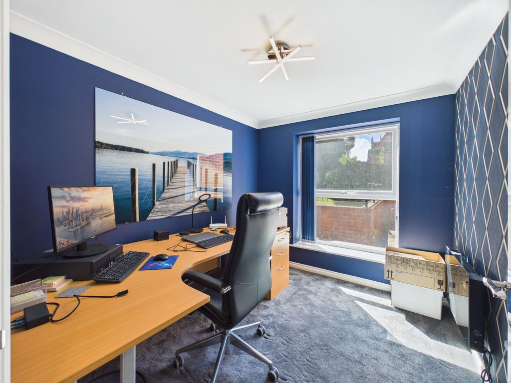 Flat Bambridge Court in Maidstone
