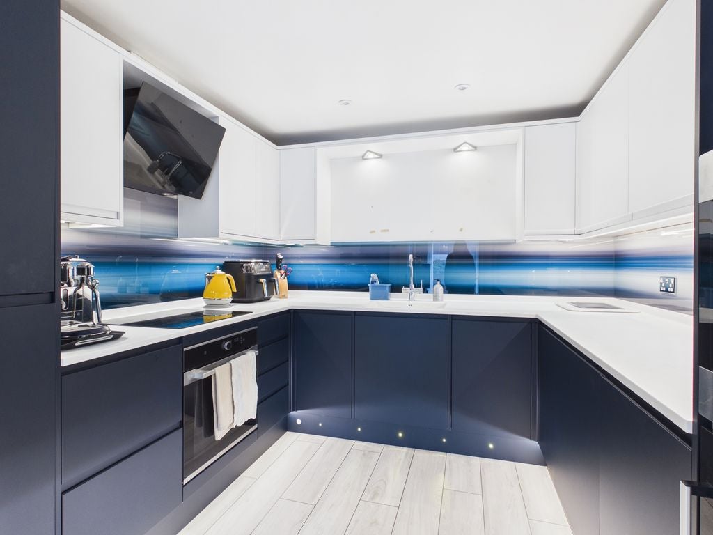Flat Bambridge Court in Maidstone