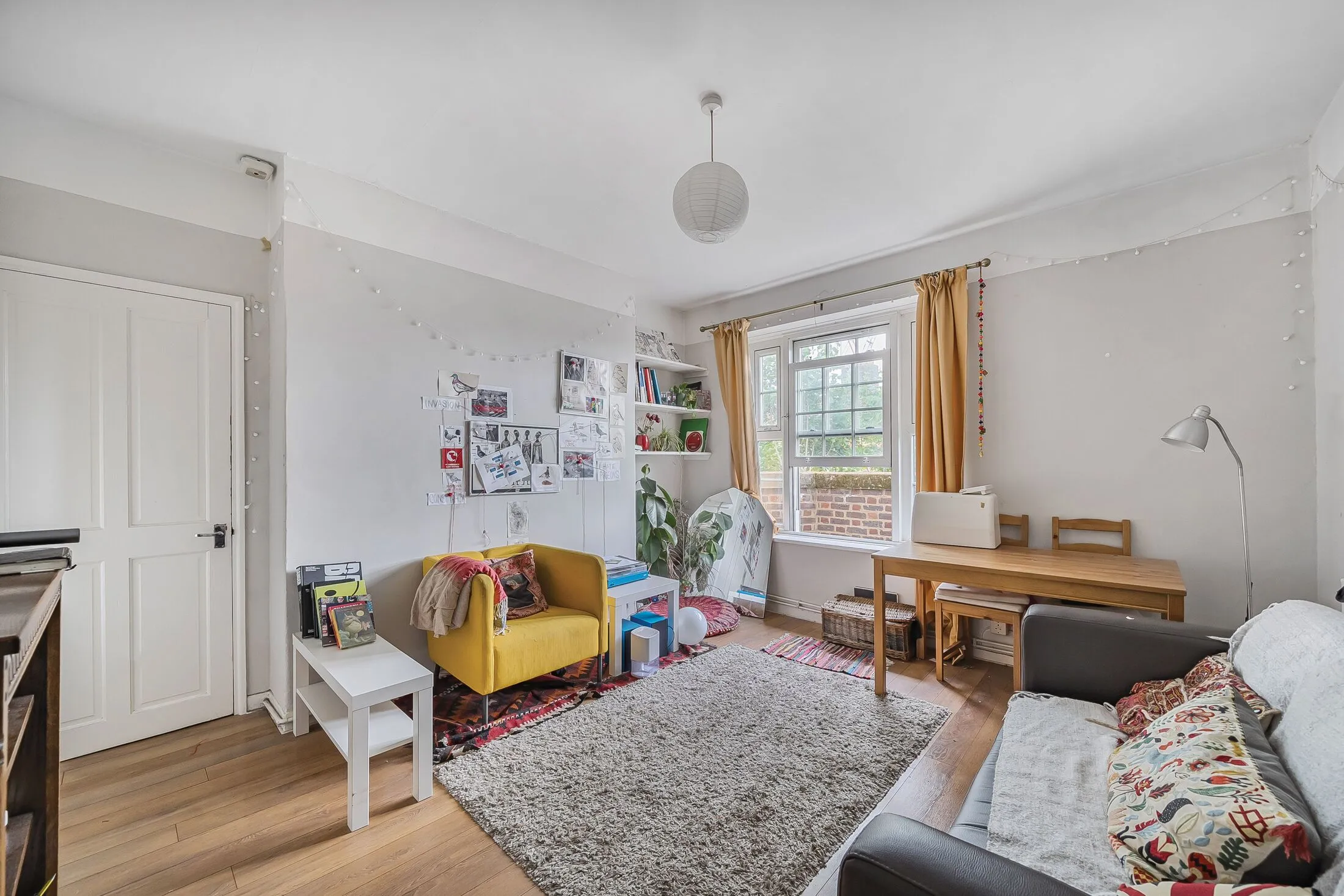Flat Peckham Park Road in Greater London