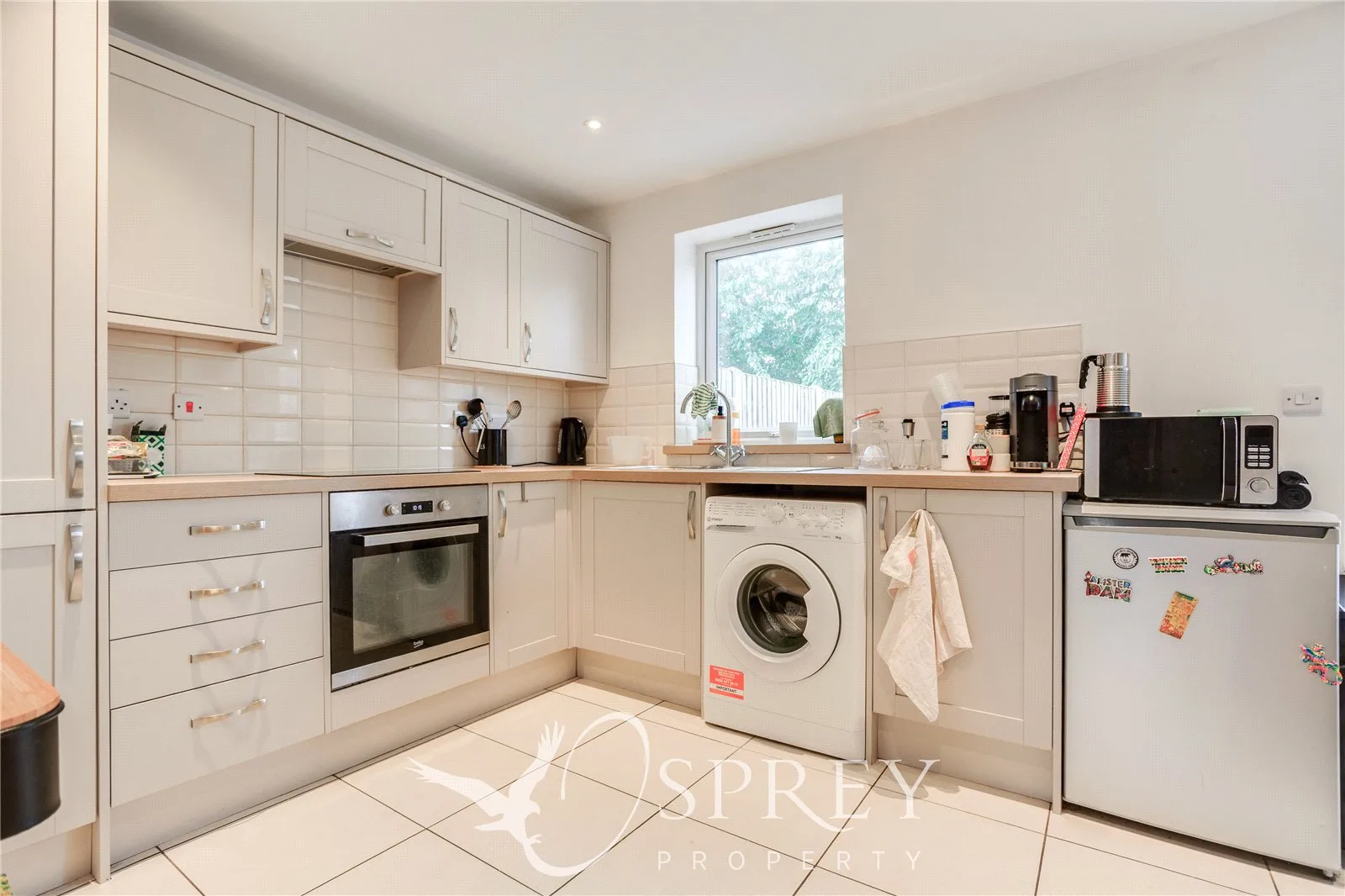 Flat Redworth Court in Leeds
