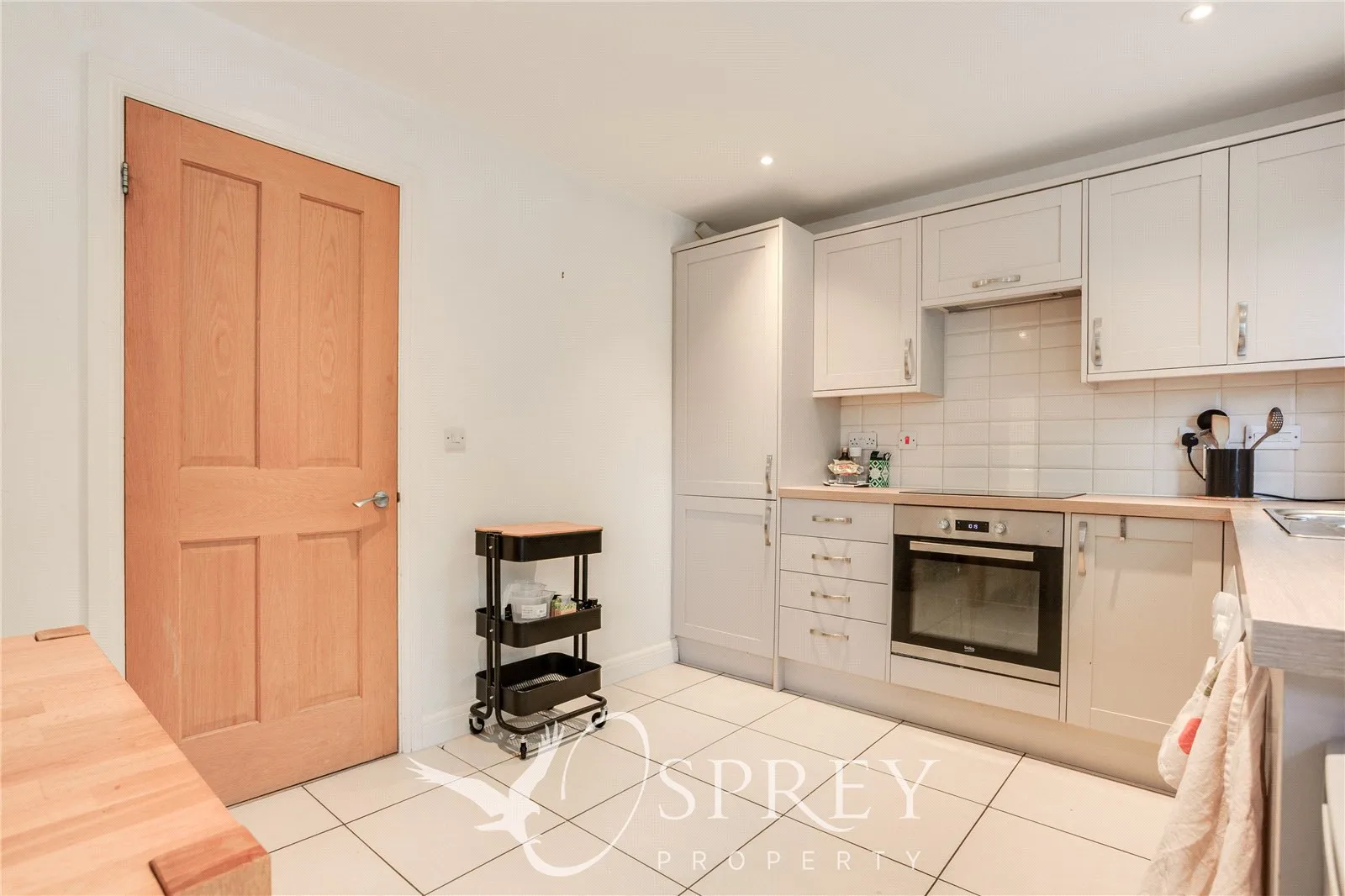 Flat Redworth Court in Leeds