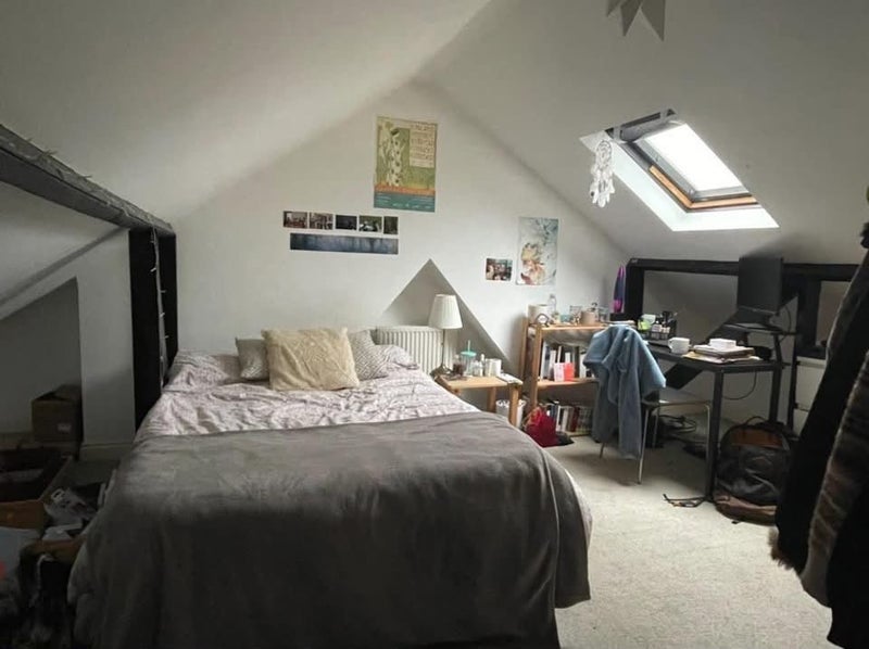 Room Whymark Avenue in Greater London