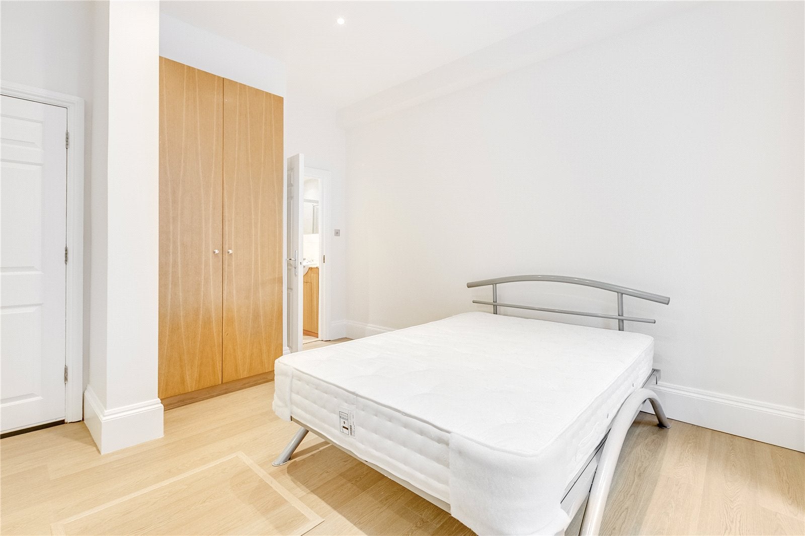 Flat Draycott Place in Greater London
