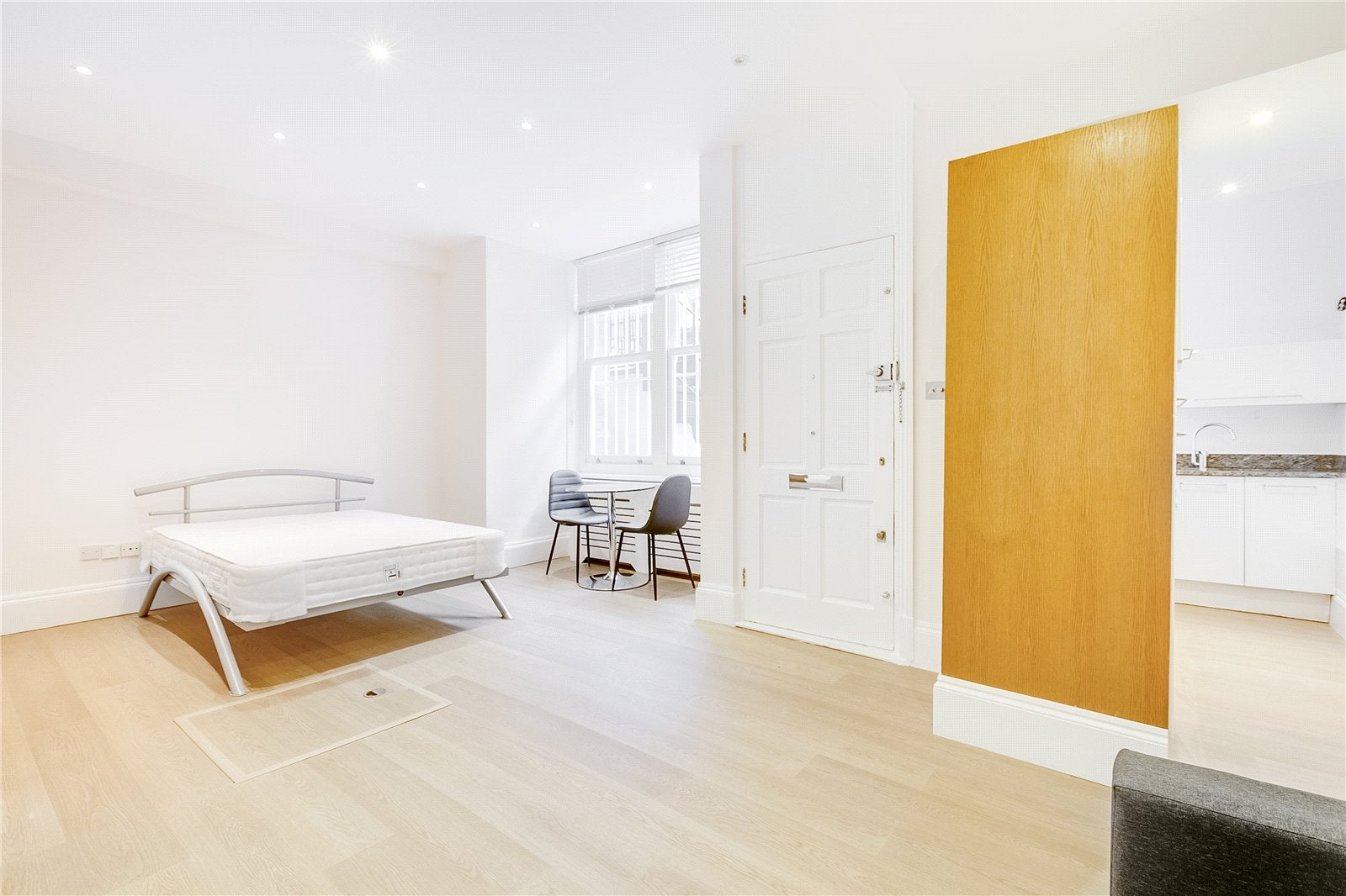 Flat Draycott Place in Greater London