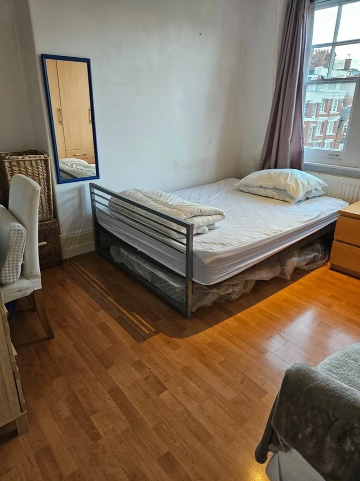 Flat Handel Street in Greater London