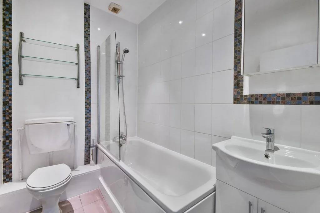 Flat Digby Crescent in Greater London