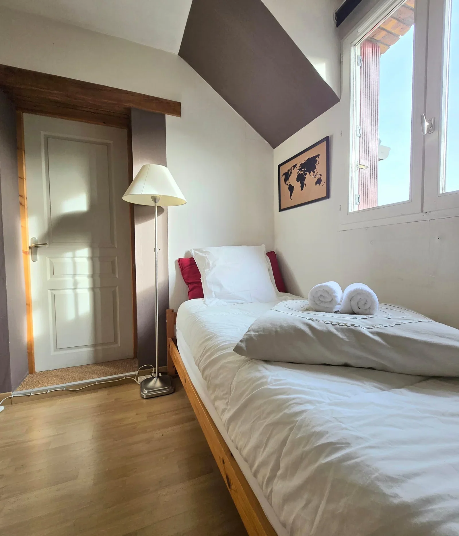 Room Impasse de la Fontaine de la Coulette in Villepreux