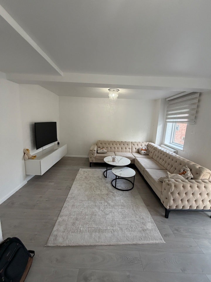 Room York Way Court in Greater London