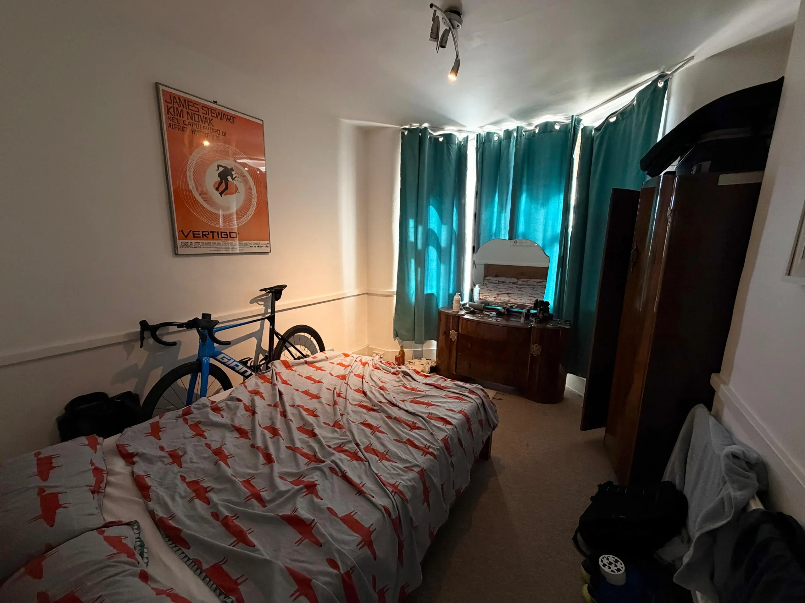 Flat Mannock Road in Greater London