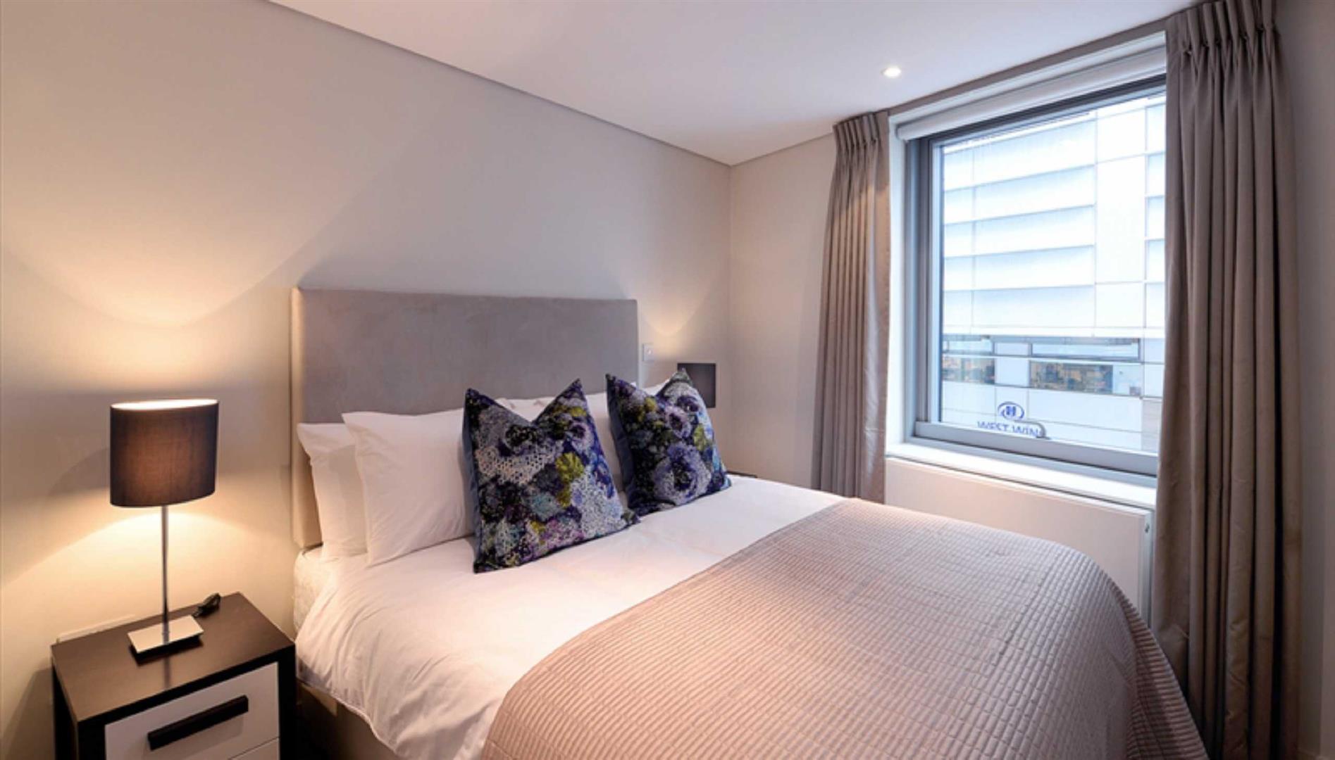 Flat Merchant Square in City of Westminster