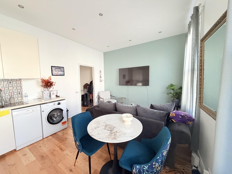 Room Beulah Road in Greater London