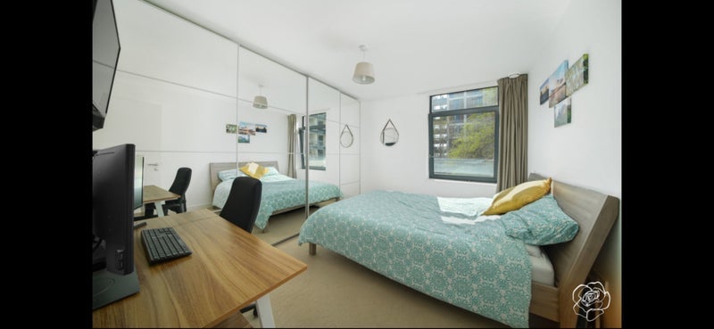 Flat Scarlet Close in Greater London