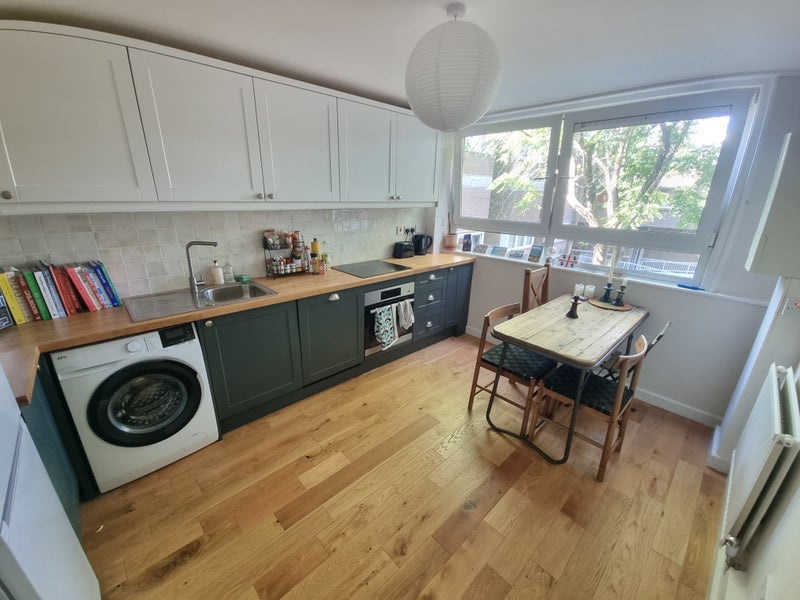 Room Piper Close in Greater London