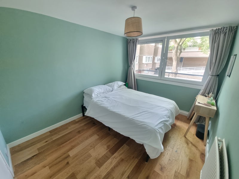 Room Piper Close in Greater London