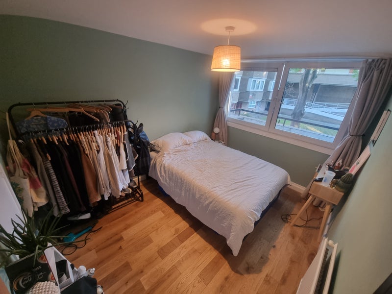Room Piper Close in Greater London