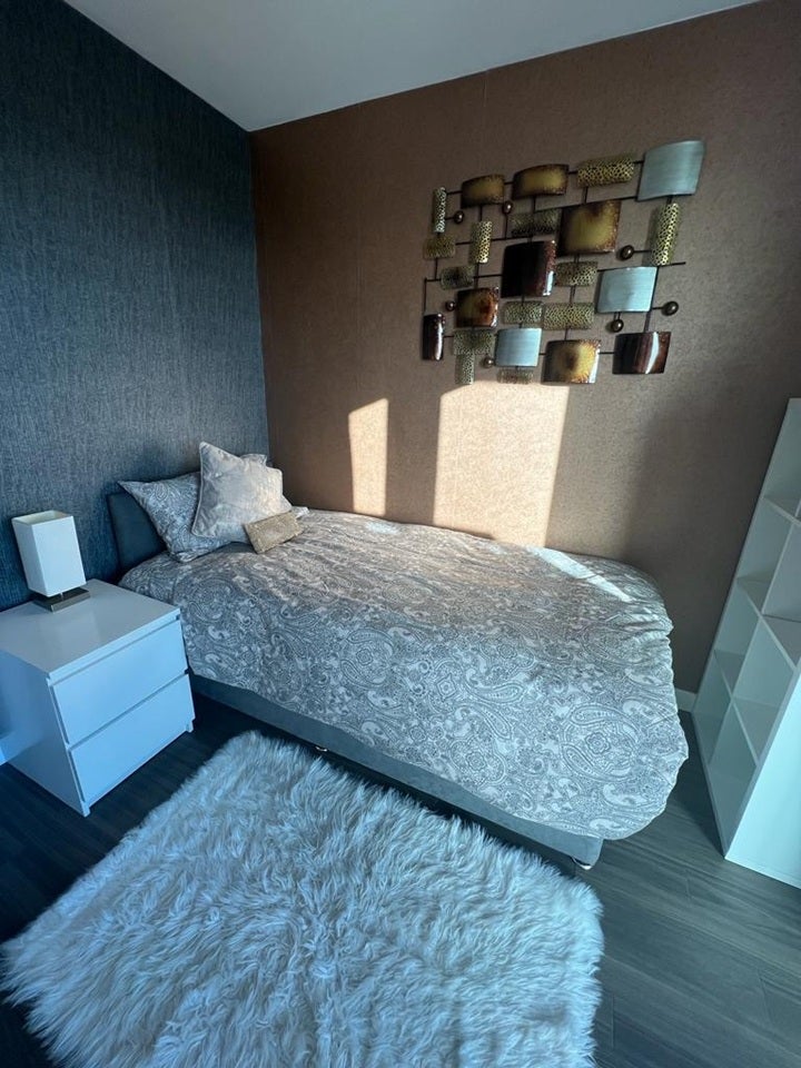 Room Adenmore Road in Greater London