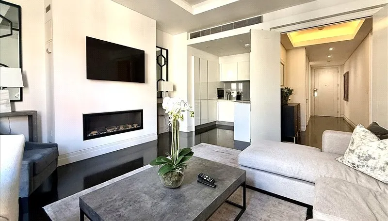 Flat North Audley Street in City of Westminster