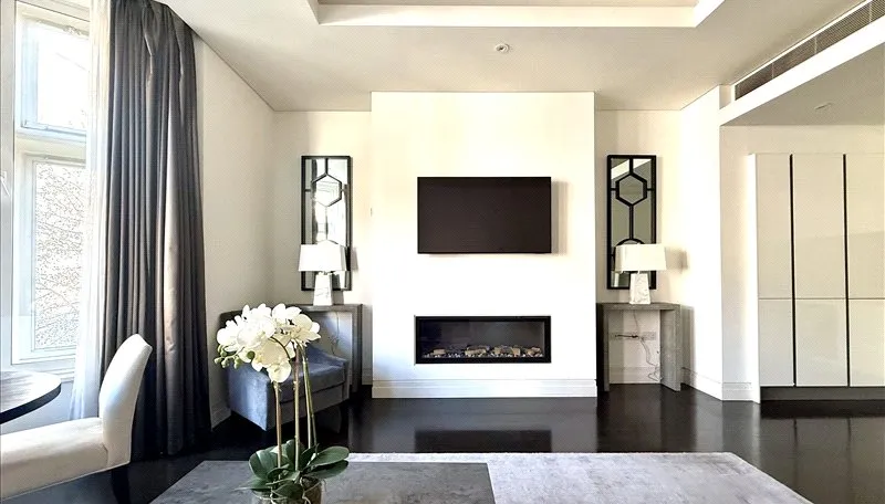 Flat North Audley Street in City of Westminster