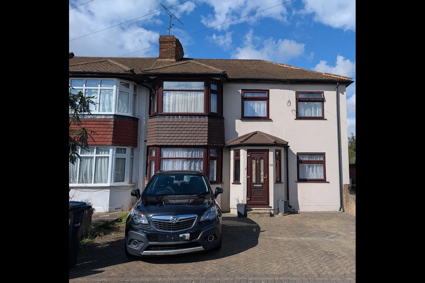 House Lansbury Road in Greater London
