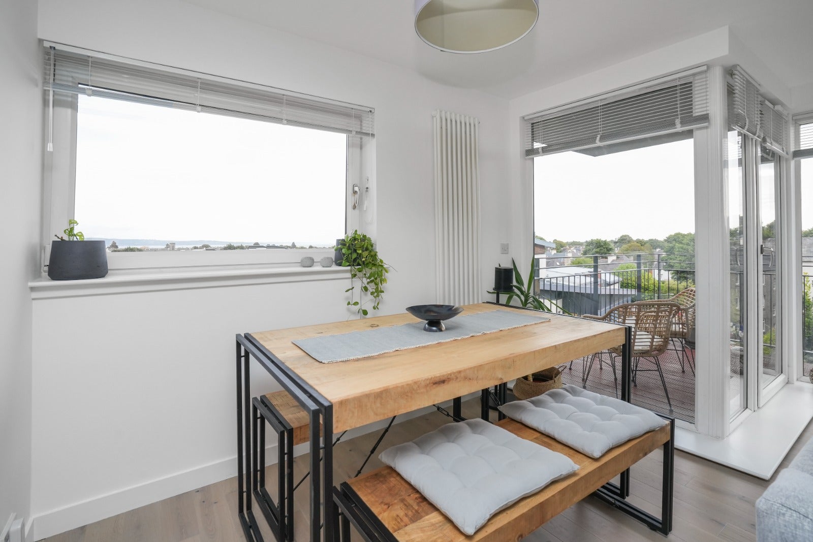 Flat East Pilton Farm Crescent in City of Edinburgh